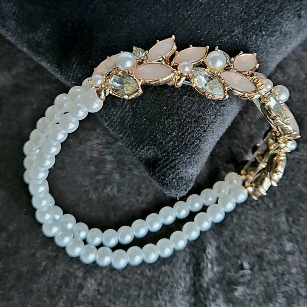 Spring Pearlesque Stretch Bracelet - Picture 2 of 5